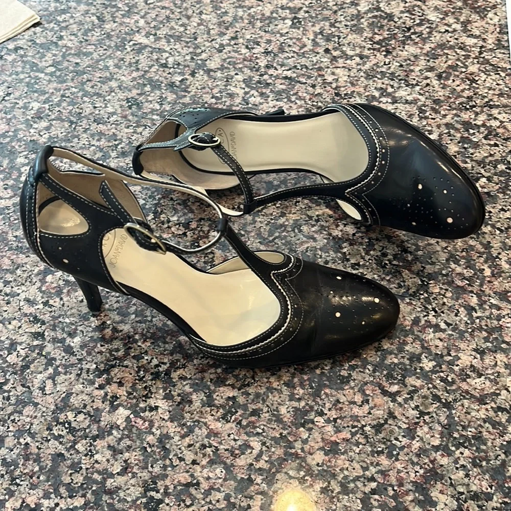 Joan and David CJ Domani wingtip T strap heel in dark chocolate brown - Picture 4 of 9